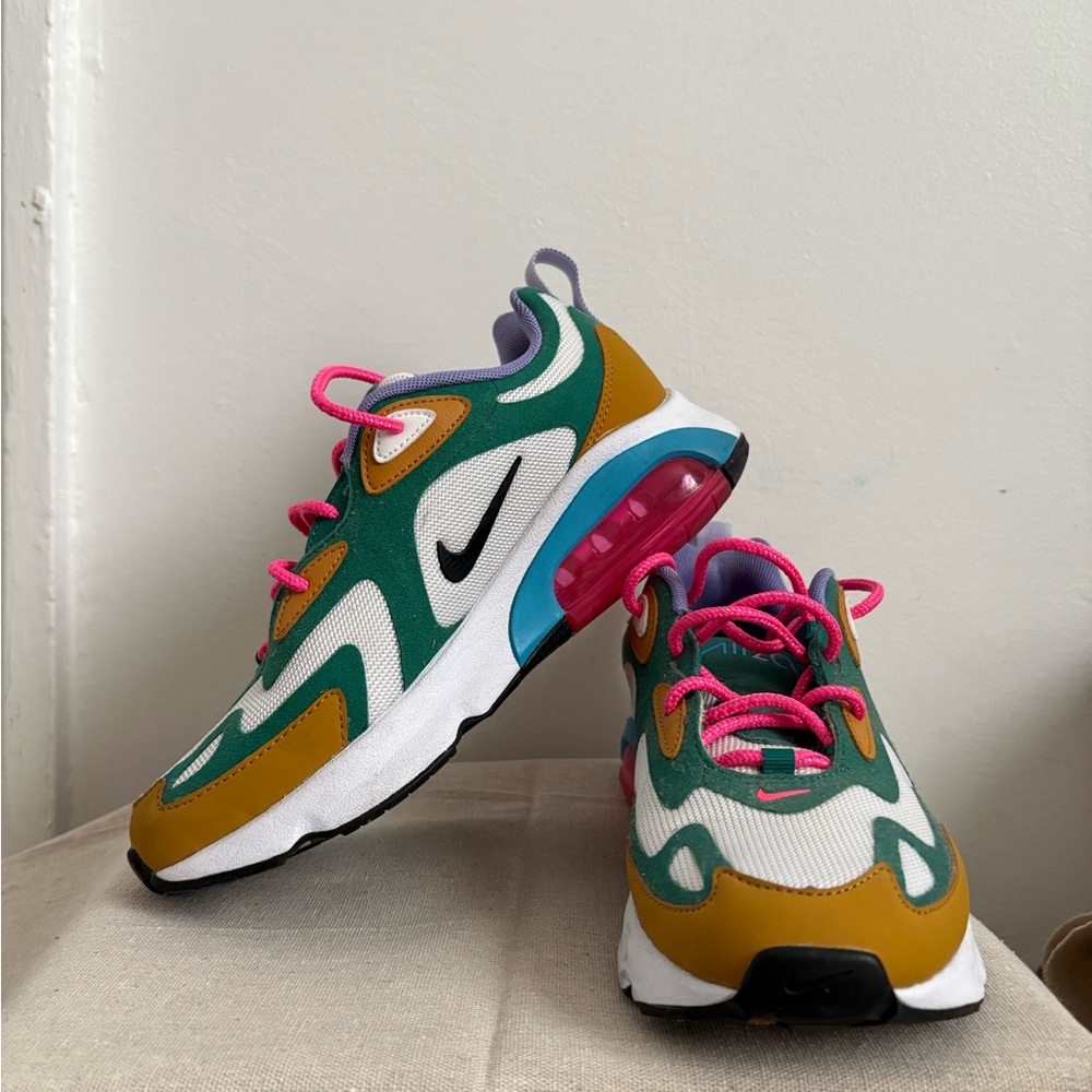 Nike Air Max 200 Women's Mystic Green - Picture 2 of 5